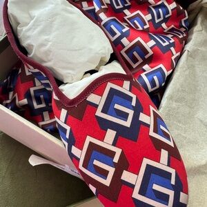 Gucci Satin Voyage Eco Geometric Print Slippers in red and blue